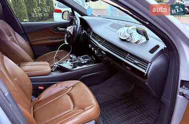 Внедорожник / Кроссовер Audi Q7 2017 в 