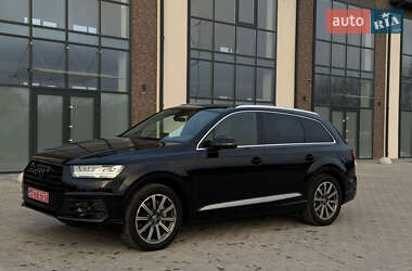 Внедорожник / Кроссовер Audi Q7 2017 в 