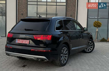 Внедорожник / Кроссовер Audi Q7 2017 в 