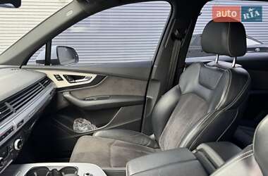Внедорожник / Кроссовер Audi Q7 2017 в 