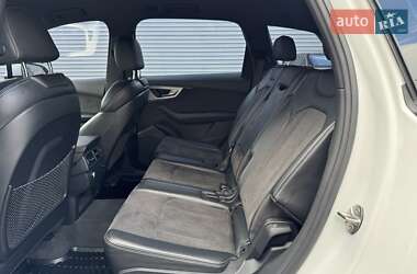 Внедорожник / Кроссовер Audi Q7 2017 в 