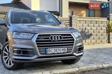 Внедорожник / Кроссовер Audi Q7 2017 в 