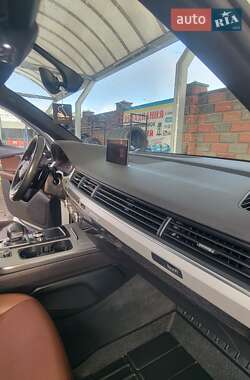 Внедорожник / Кроссовер Audi Q7 2017 в 