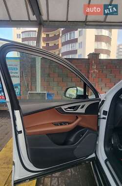 Внедорожник / Кроссовер Audi Q7 2017 в 