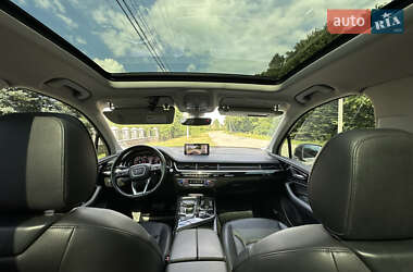 Внедорожник / Кроссовер Audi Q7 2015 в 