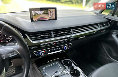 Внедорожник / Кроссовер Audi Q7 2015 в 