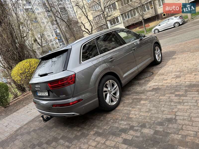 Внедорожник / Кроссовер Audi Q7 2017 в Киеве