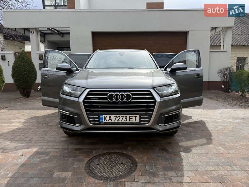 Внедорожник / Кроссовер Audi Q7 2017 в Киеве