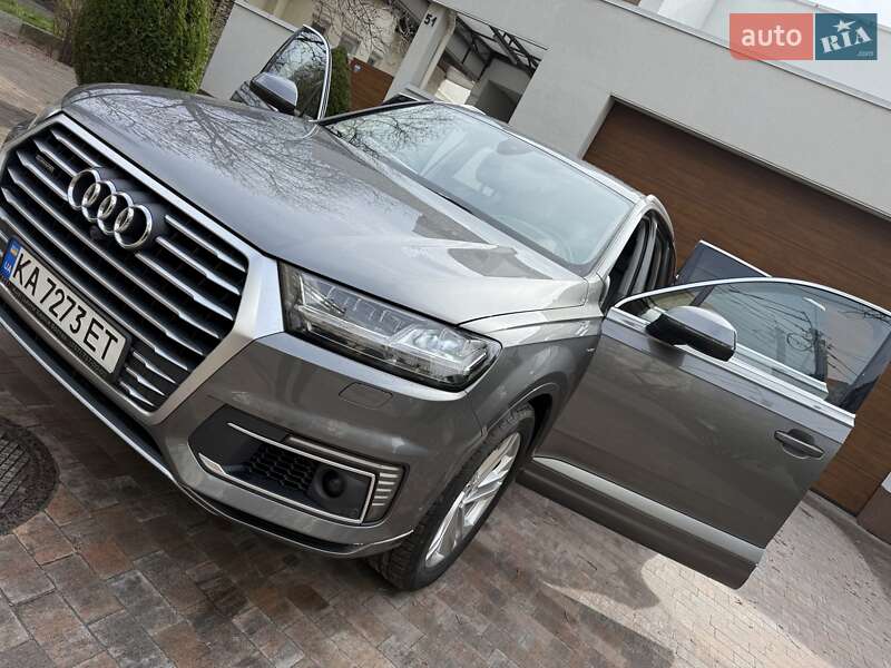 Внедорожник / Кроссовер Audi Q7 2017 в Киеве