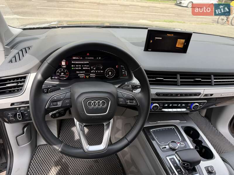 Внедорожник / Кроссовер Audi Q7 2017 в Киеве