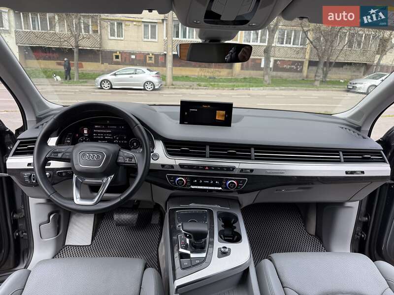 Внедорожник / Кроссовер Audi Q7 2017 в Киеве