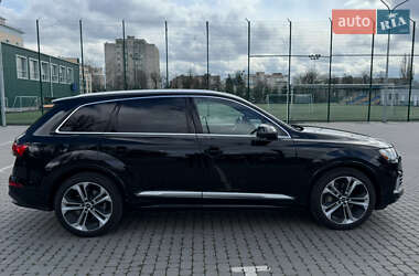 Внедорожник / Кроссовер Audi Q7 2020 в 