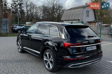 Внедорожник / Кроссовер Audi Q7 2020 в 