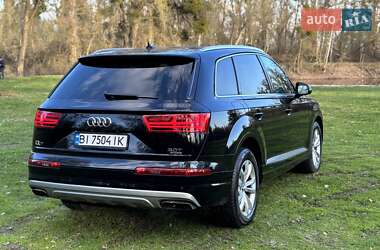 Позашляховик / Кросовер Audi Q7 2017 в 