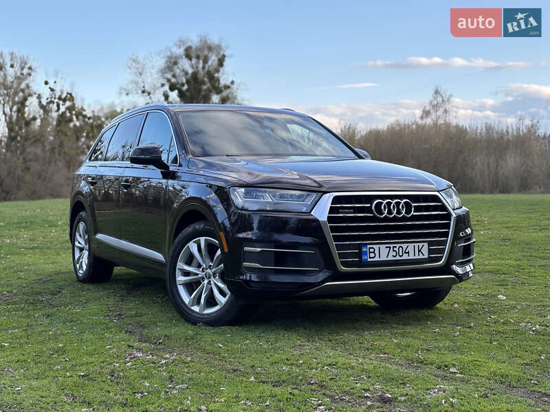 Позашляховик / Кросовер Audi Q7 2017 в 