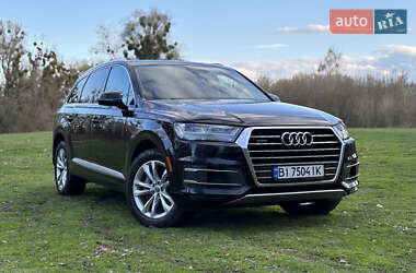 Позашляховик / Кросовер Audi Q7 2017 в 