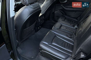 Позашляховик / Кросовер Audi Q7 2017 в 