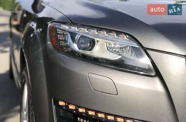 Внедорожник / Кроссовер Audi Q7 2010 в 