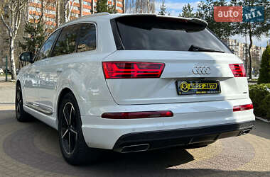 Внедорожник / Кроссовер Audi Q7 2017 в 