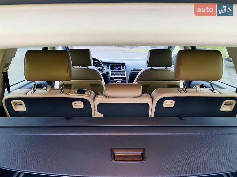 Внедорожник / Кроссовер Audi Q7 2012 в 