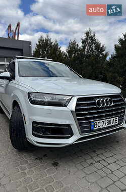Внедорожник / Кроссовер Audi Q7 2016 в 