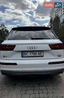 Внедорожник / Кроссовер Audi Q7 2016 в 