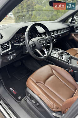 Внедорожник / Кроссовер Audi Q7 2016 в 