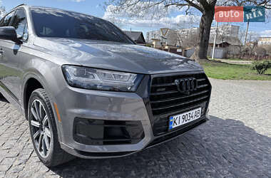Внедорожник / Кроссовер Audi Q7 2016 в 