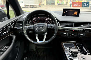 Внедорожник / Кроссовер Audi Q7 2016 в 