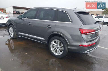Внедорожник / Кроссовер Audi Q7 2020 в 