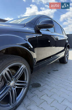 Внедорожник / Кроссовер Audi Q7 2012 в 