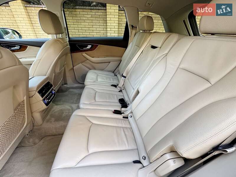 Внедорожник / Кроссовер Audi Q7 2016 в Хмельницком
