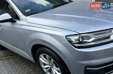Внедорожник / Кроссовер Audi Q7 2017 в 
