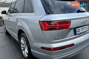 Внедорожник / Кроссовер Audi Q7 2017 в 