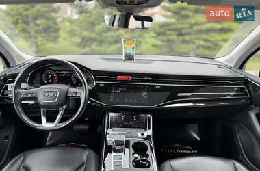 Внедорожник / Кроссовер Audi Q7 2020 в 