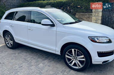 Позашляховик / Кросовер Audi Q7 2012 в 