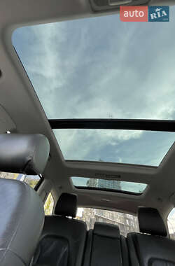 Позашляховик / Кросовер Audi Q7 2012 в 