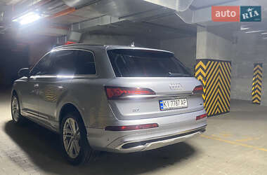 Внедорожник / Кроссовер Audi Q7 2022 в 