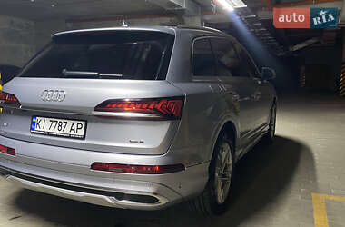 Внедорожник / Кроссовер Audi Q7 2022 в 