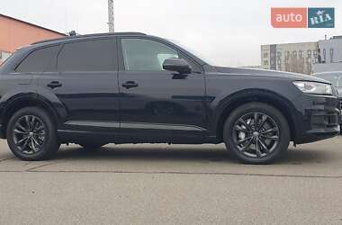 Внедорожник / Кроссовер Audi Q7 2016 в 