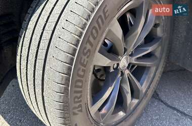 Внедорожник / Кроссовер Audi Q7 2016 в 