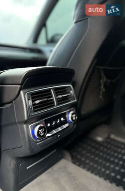 Внедорожник / Кроссовер Audi Q7 2015 в 