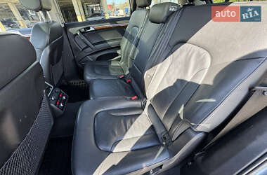 Внедорожник / Кроссовер Audi Q7 2015 в 