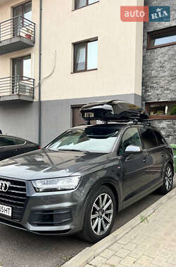 Позашляховик / Кросовер Audi Q7 2019 в 