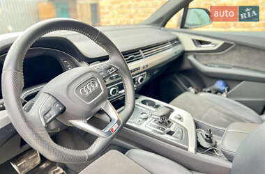 Позашляховик / Кросовер Audi Q7 2019 в 