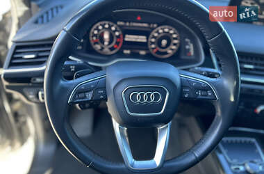 Внедорожник / Кроссовер Audi Q7 2017 в 