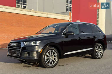 Позашляховик / Кросовер Audi Q7 2018 в 
