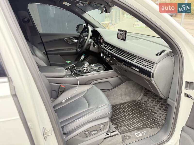 Внедорожник / Кроссовер Audi Q7 2017 в Виннице