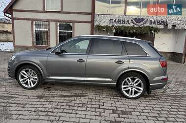 Внедорожник / Кроссовер Audi Q7 2016 в 