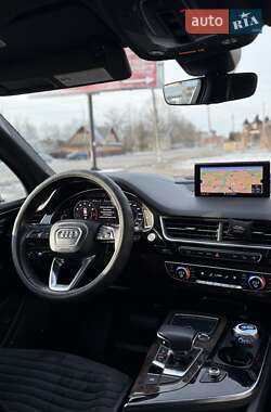 Внедорожник / Кроссовер Audi Q7 2016 в 